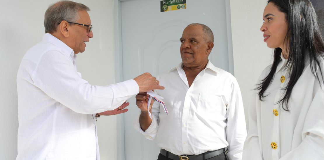 Fundación Refidomsa entrega vivienda a hombre que pidió ayuda al presidente Abinader